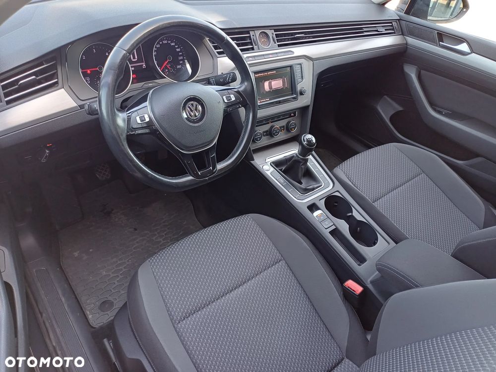 Volkswagen Passat - 6