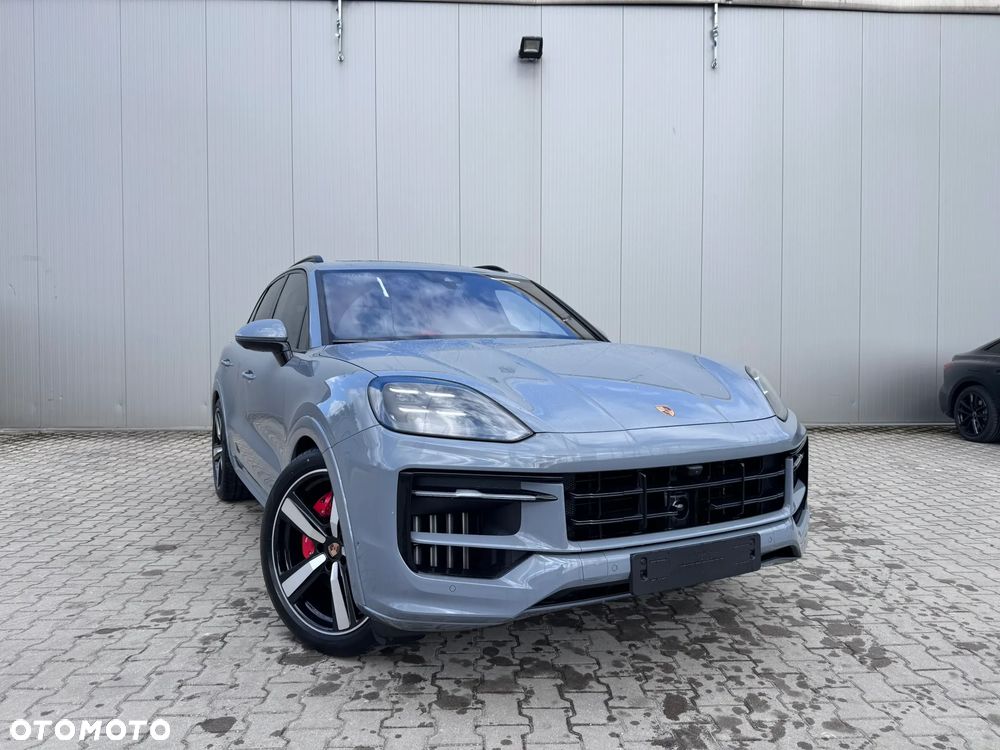 Porsche Cayenne - 1