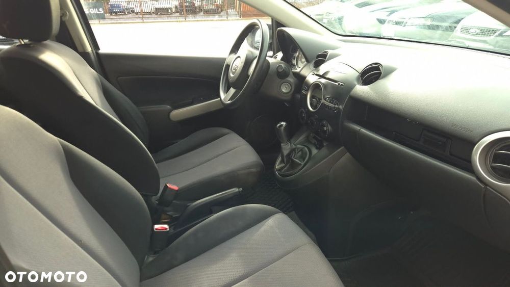 Mazda 2 - 8