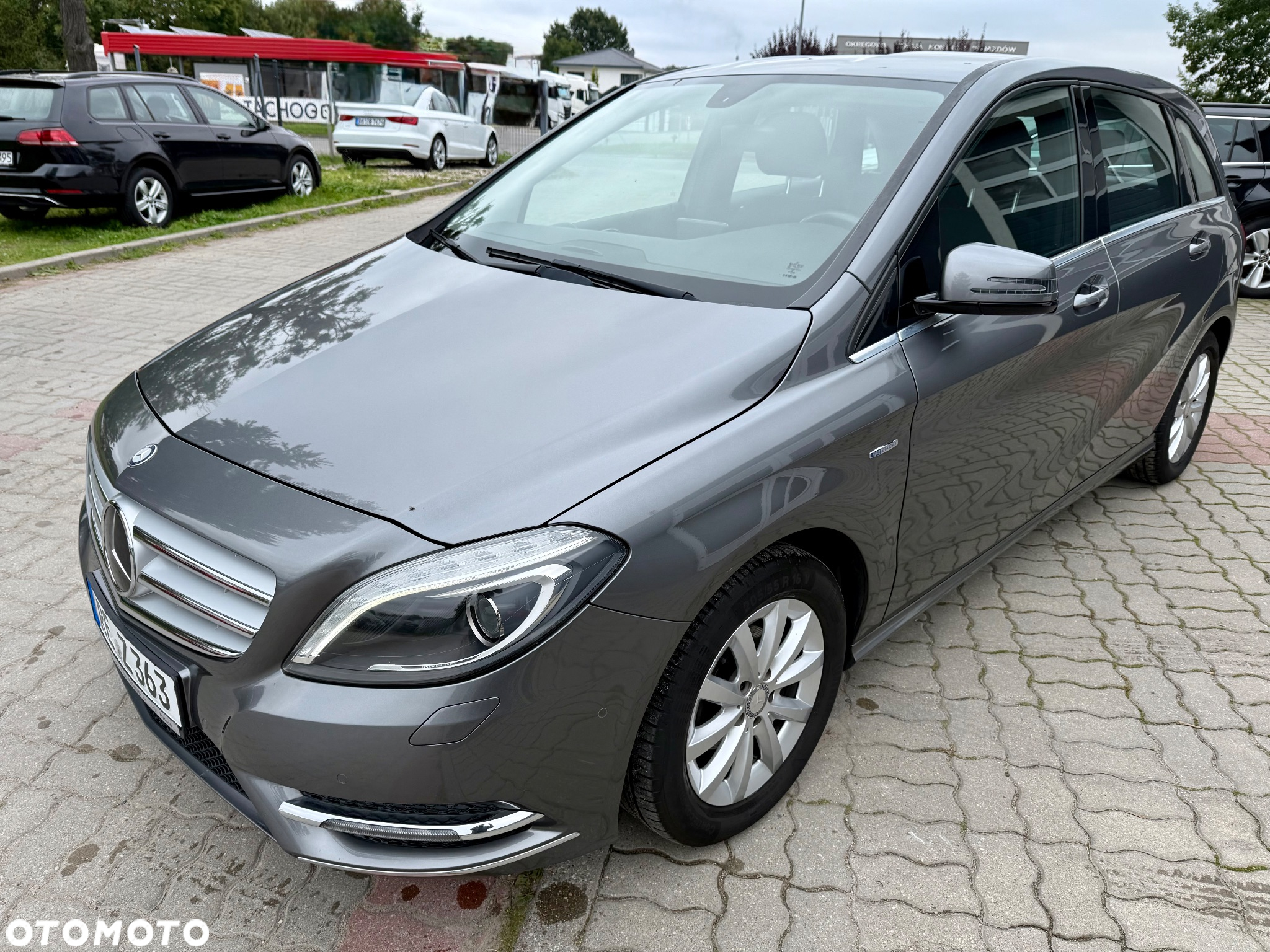 Mercedes-Benz Klasa B 180 Edition - 4