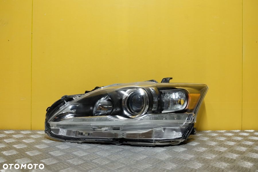 LEXUS CT CT200H 2010- REFLEKTOR LAMPA ZWYKŁA SOCZEWKOWA Z LED L USA - 1