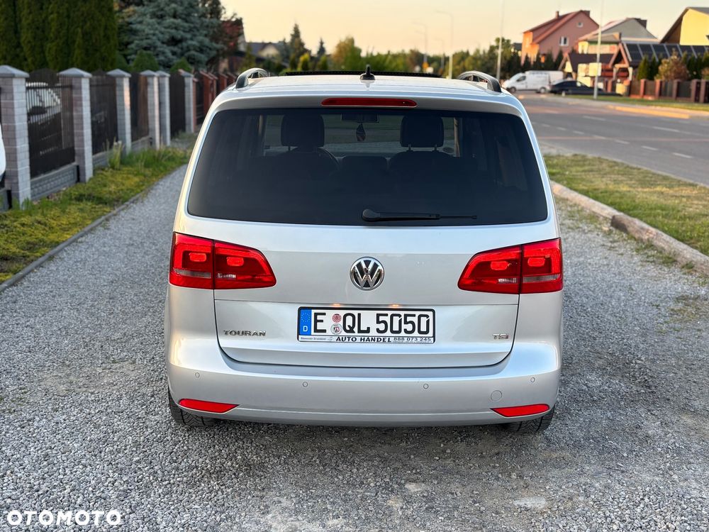 Volkswagen Touran - 25