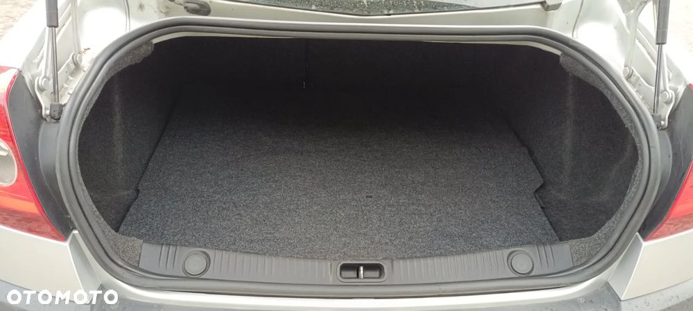 Renault Megane 1.6 Authentique - 9