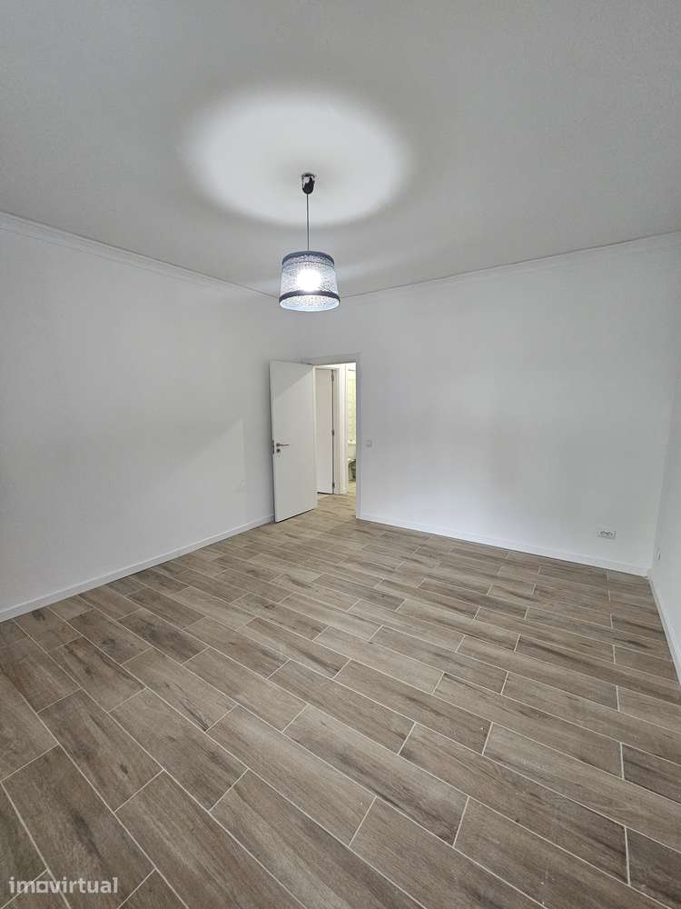 Apartamento T3 renovado na Damaia para arrendamento - Grande imagem: 4/10