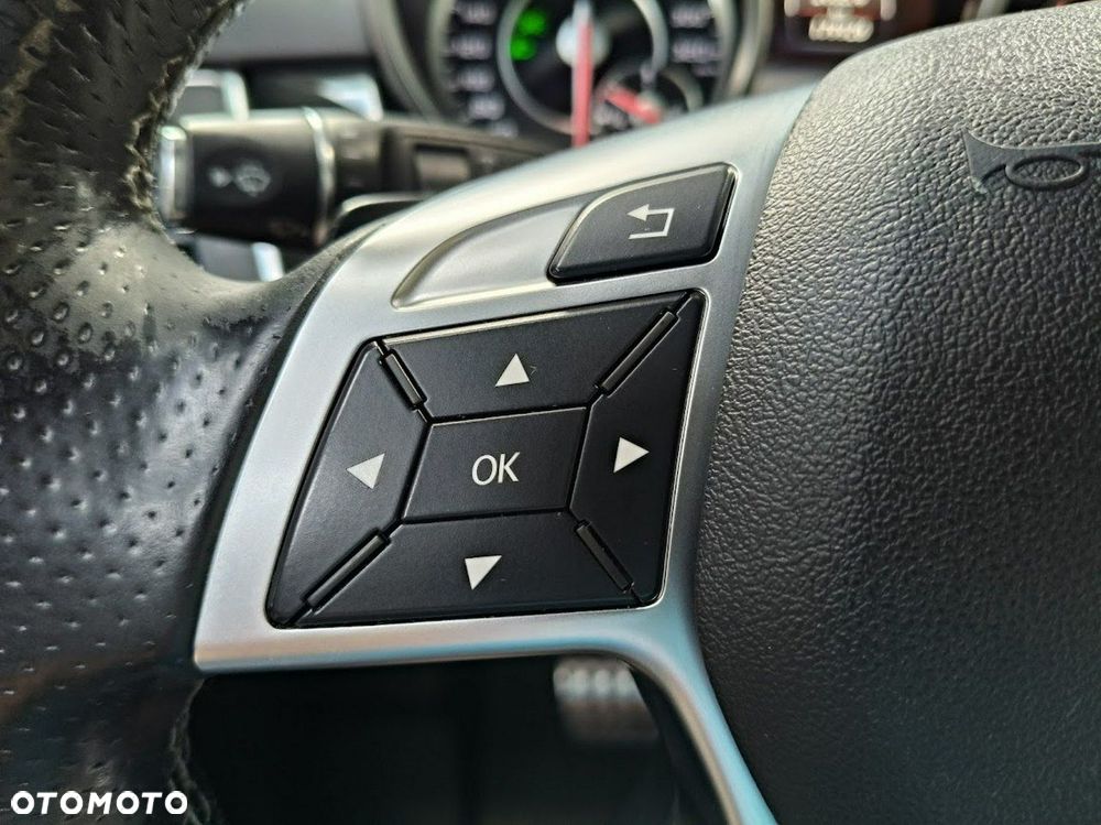 Mercedes-Benz GLS - 38