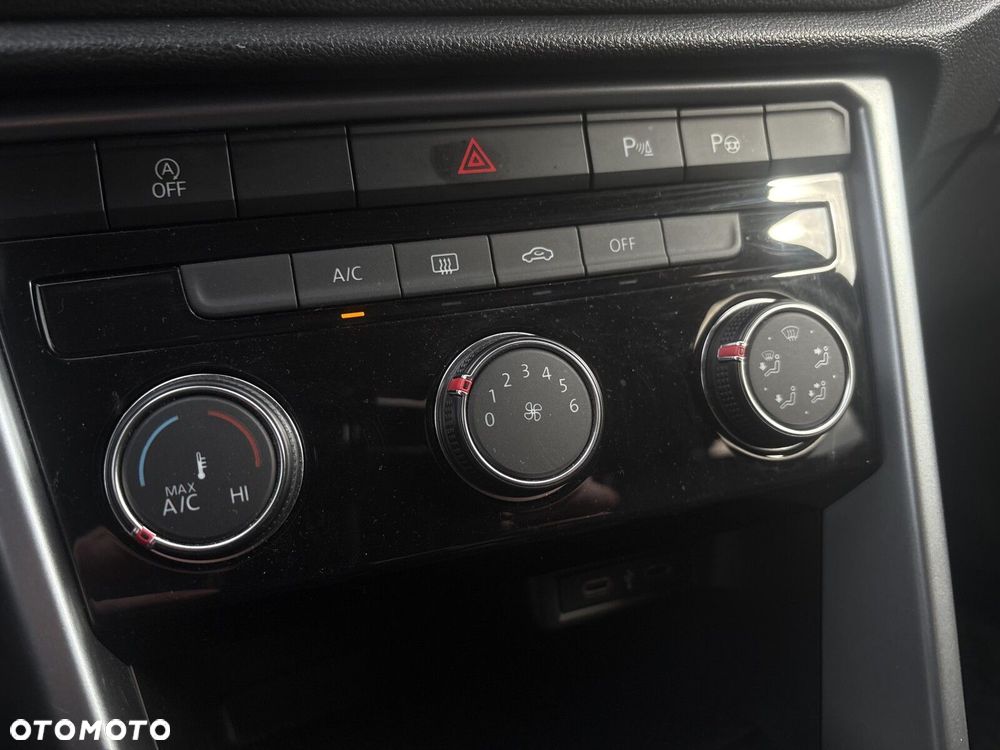Volkswagen T-Roc 1.5 TSI Life DSG - 25
