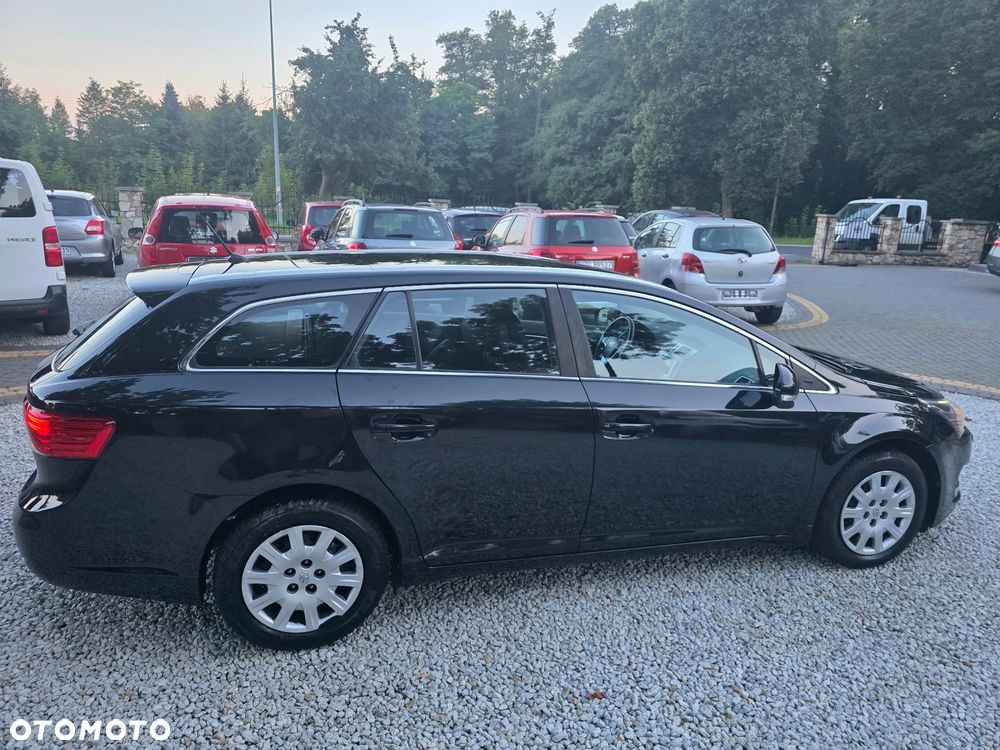 Toyota Avensis 2.0 D-4D Edition - 8