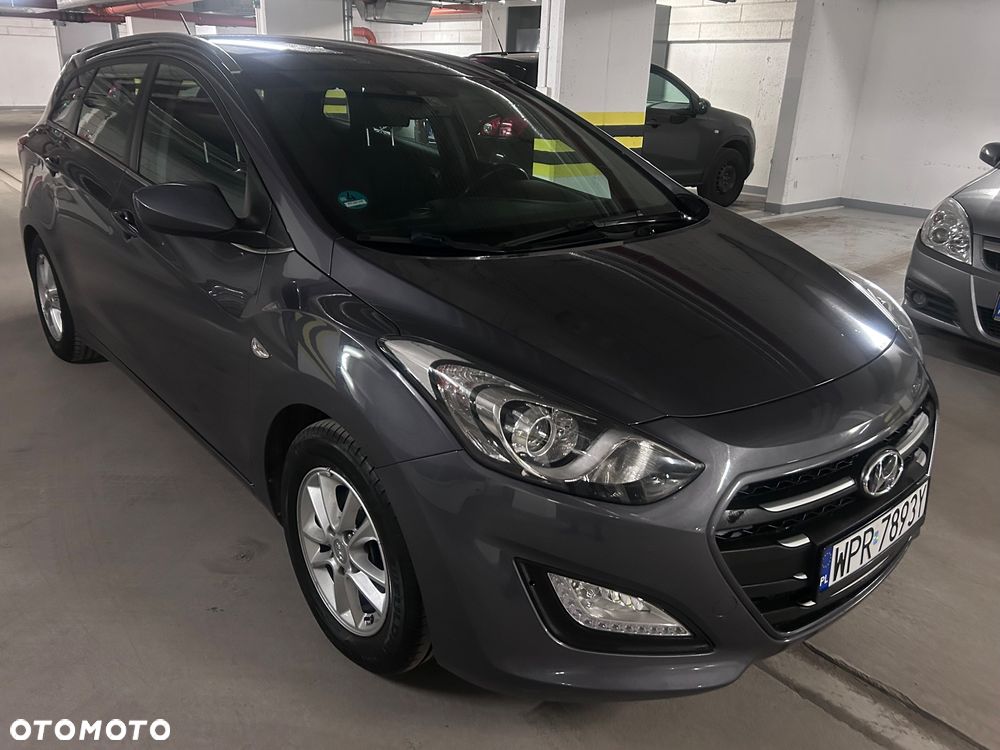Hyundai i30 blue Kombi 1.6 CRDi Style - 2