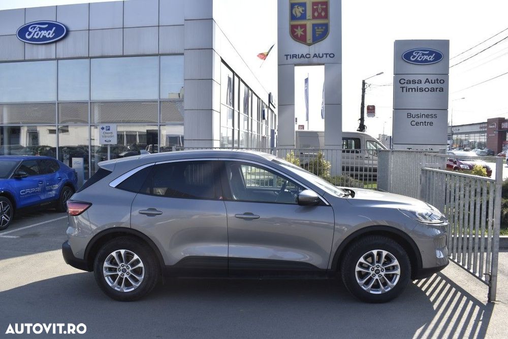 FORD Kuga 2023 — imagine 9