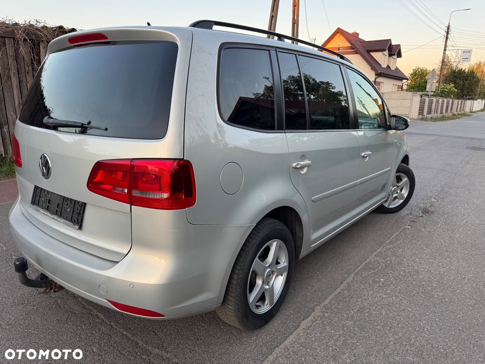 Volkswagen Touran 1.6 TDI DPF BlueMotion Technology Highline - 3