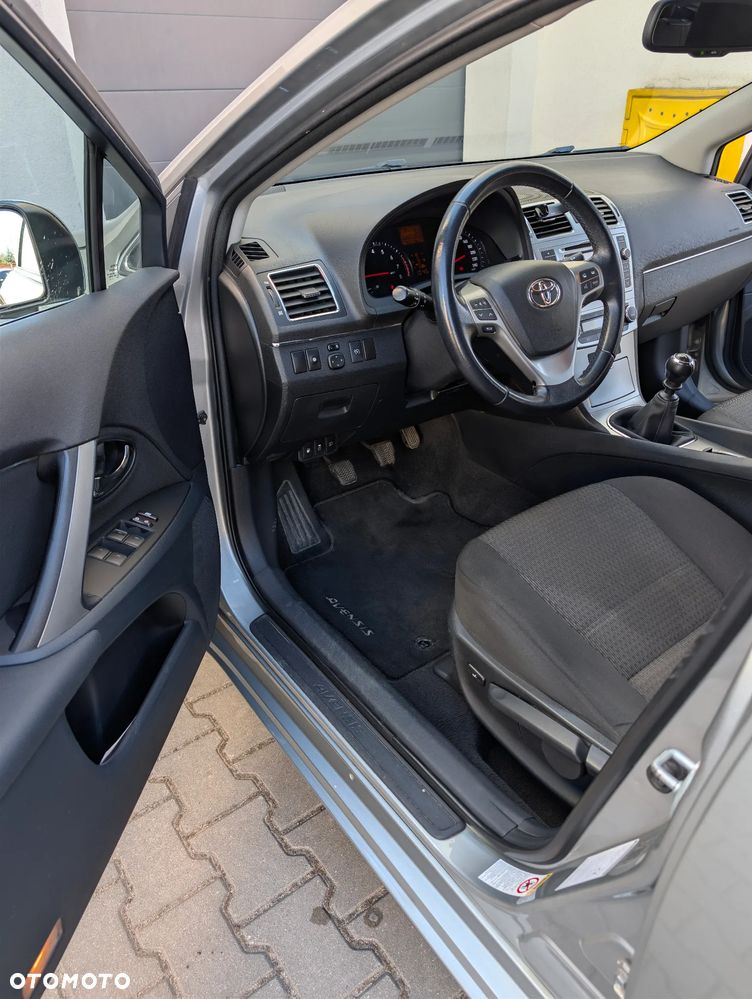 Toyota Avensis 1.8 Sol plus - 9