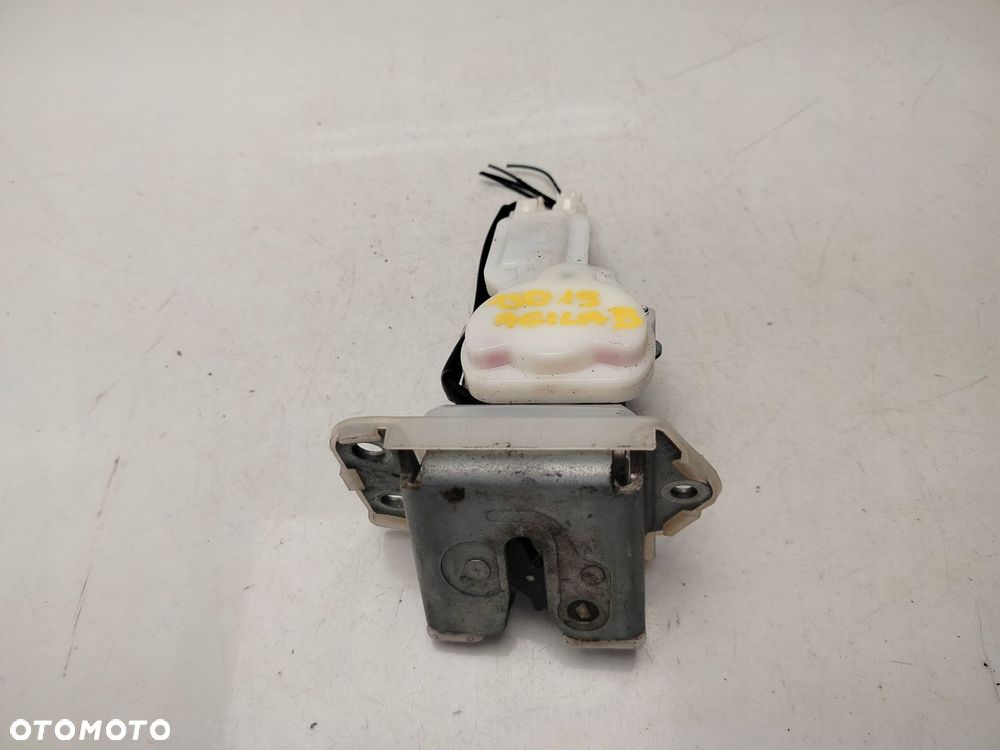 opel agila b 08r- zamek klapy bagażnika tył tylny - 1