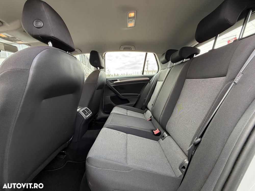 Volkswagen Golf - 14