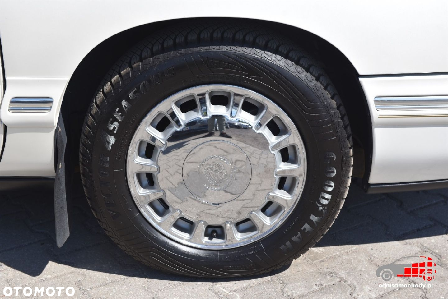 Cadillac Deville - 12