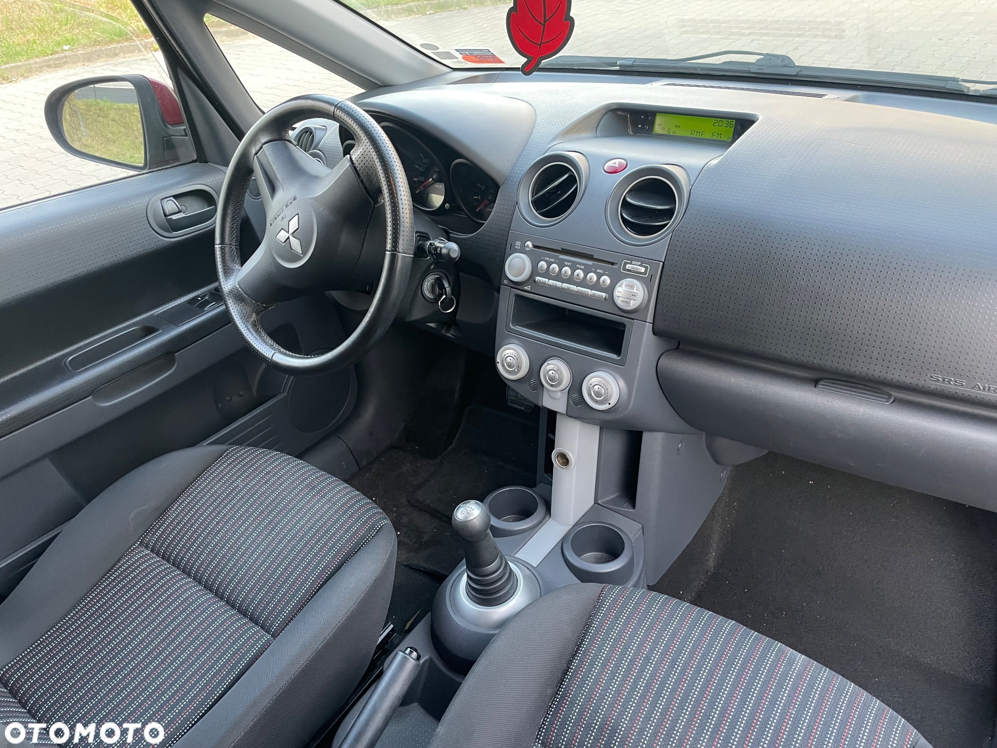 Mitsubishi Colt - 10