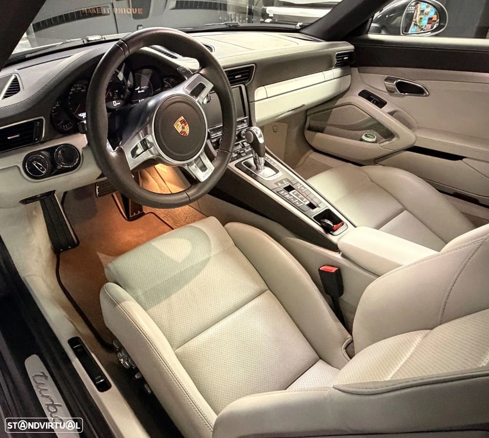 Porsche 911 (991) Turbo PDK - 24