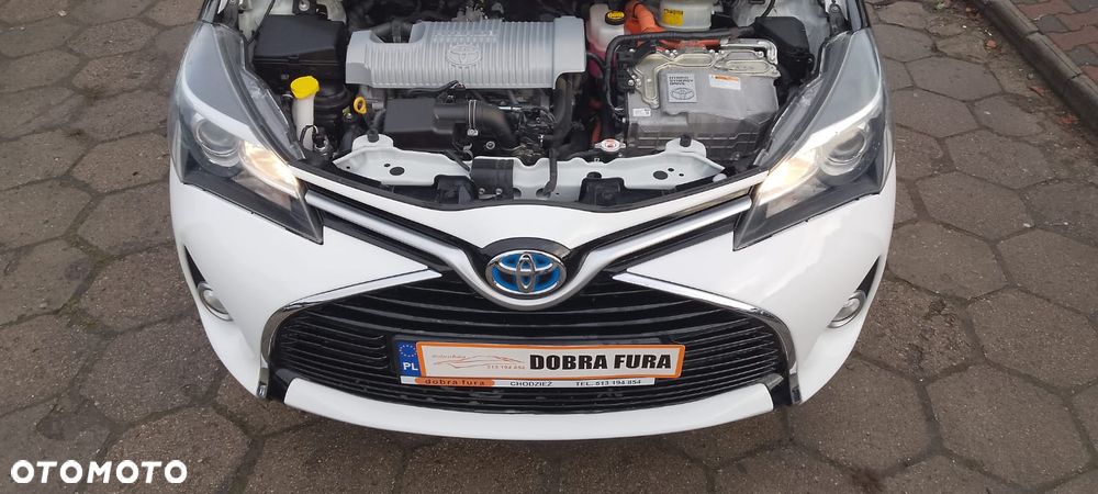 Toyota Yaris Hybrid 100 Terra - 25