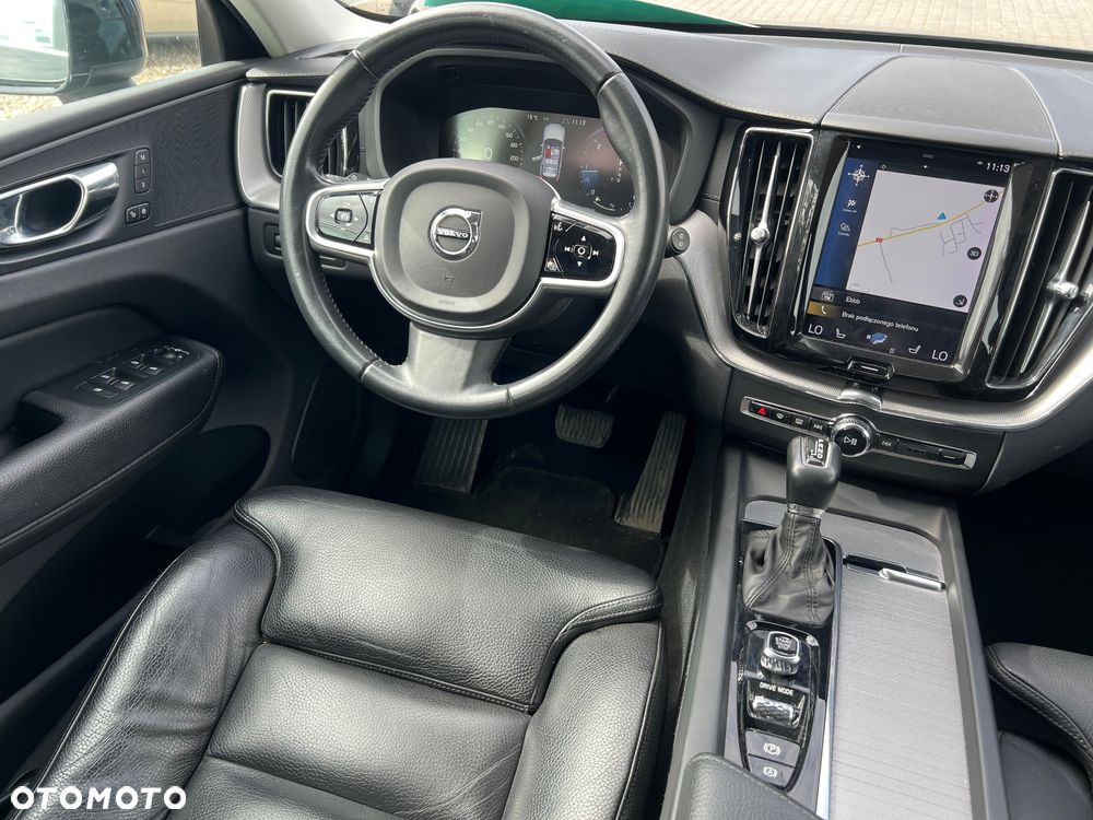 Volvo XC 60 D3 Drive-E R-Design Momentum - 19