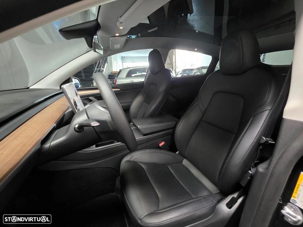 Tesla Model Y Long Range Dual Motor AWD - 17