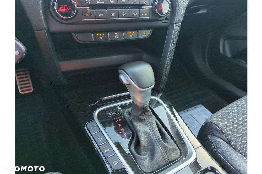 Kia Ceed - 12