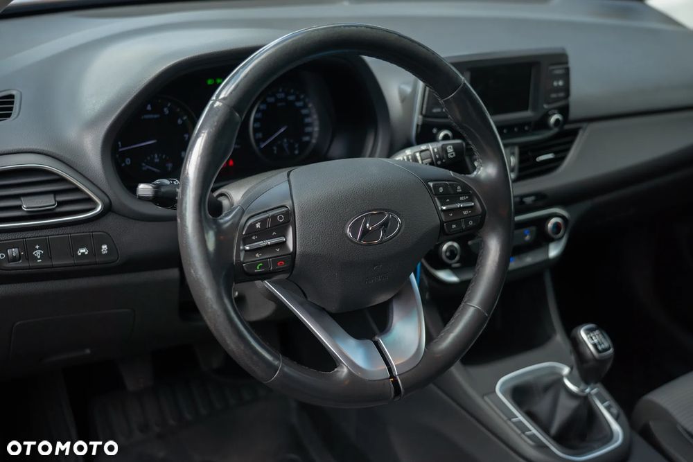 Hyundai i30 - 23