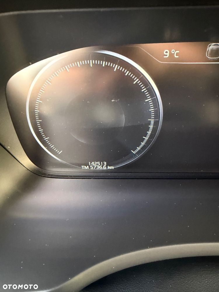 Volvo XC 90 B5 D AWD R-Design - 27