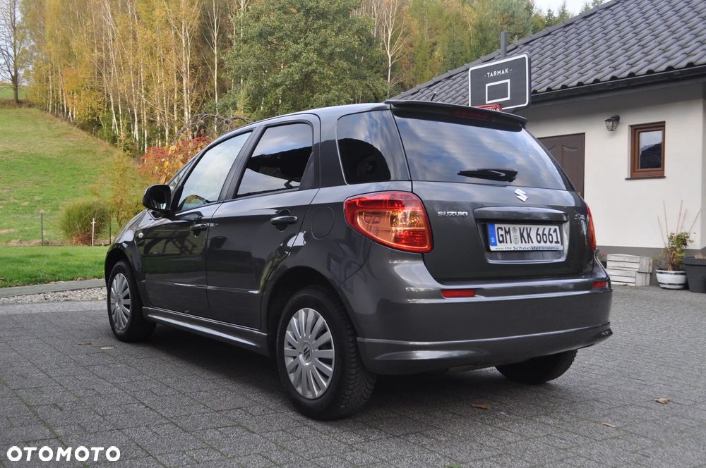 Suzuki SX4 1.6 Comfort Plus - 15