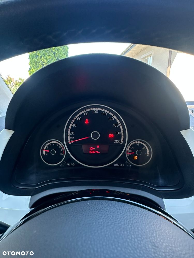 Volkswagen up! Active - 21