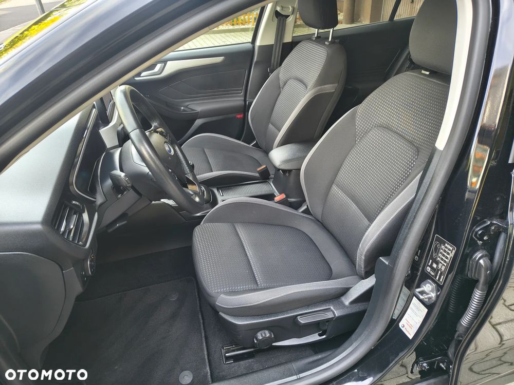 Ford Focus 1.0 EcoBoost mHEV Connected - 12