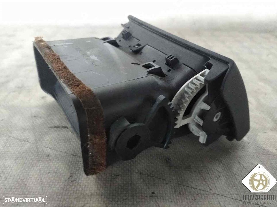 GRELHA VENTILADORA TOYOTA COROLLA - 1