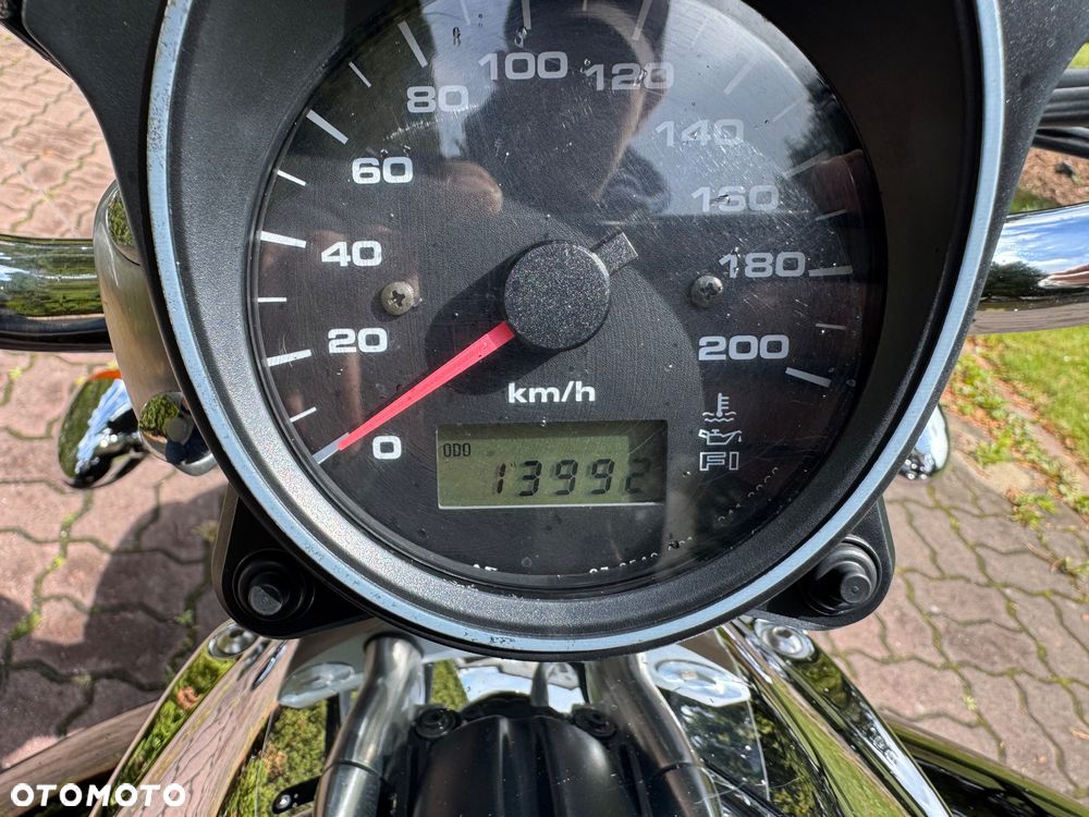 Suzuki Intruder - 20