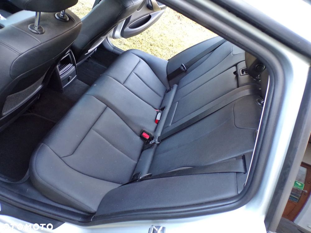 BMW Seria 3 318d Blue Performance Modern Line - 27