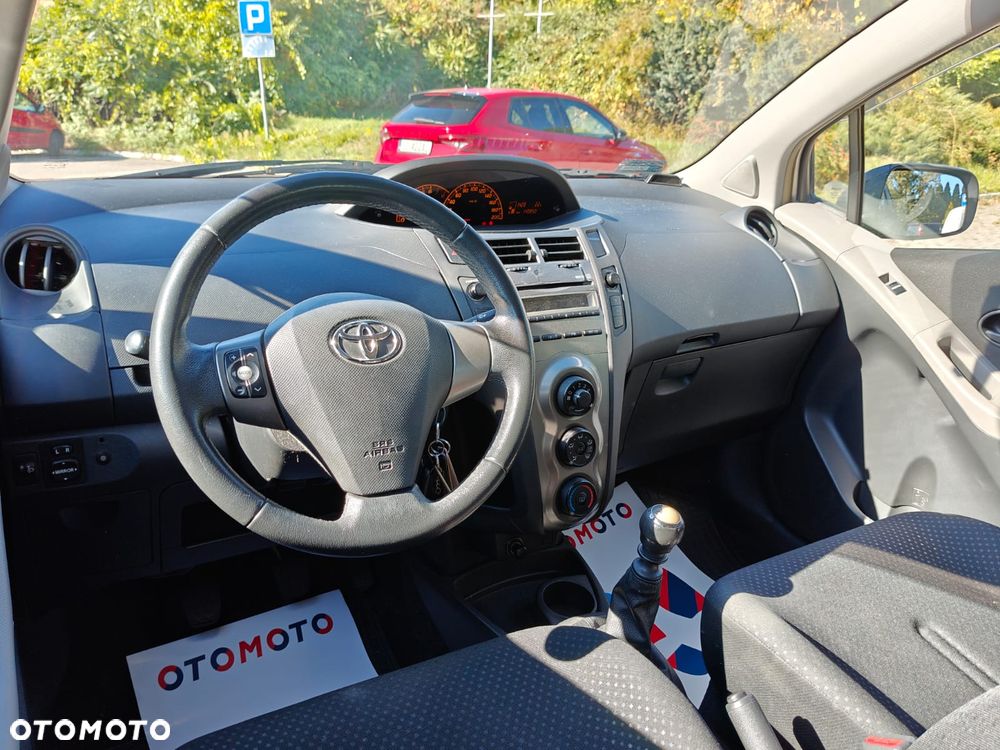 Toyota Yaris 1.33 Premium - 10