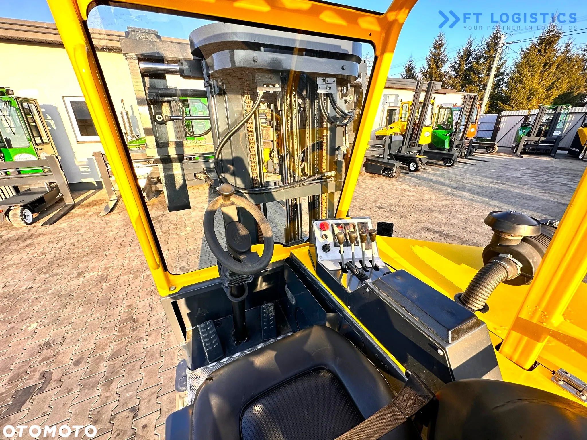 Combilift C3000CB / LPG / TRIPLEX - 4900MM / LPG / WOLNY SKOK / POZYCJONER / PRZESÓW WIDEŁ / JEDYNIE 7454 MTH / JAK NOWY - 28