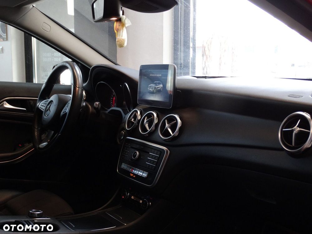 Mercedes-Benz GLA - 31