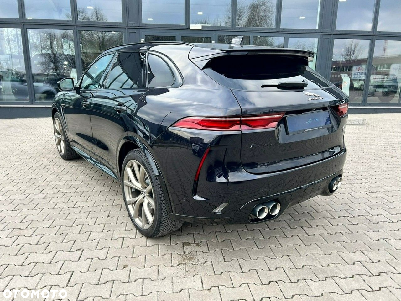 Jaguar F-Pace - 8