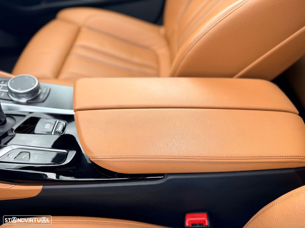 BMW 530 e Pack Desportivo M - 39