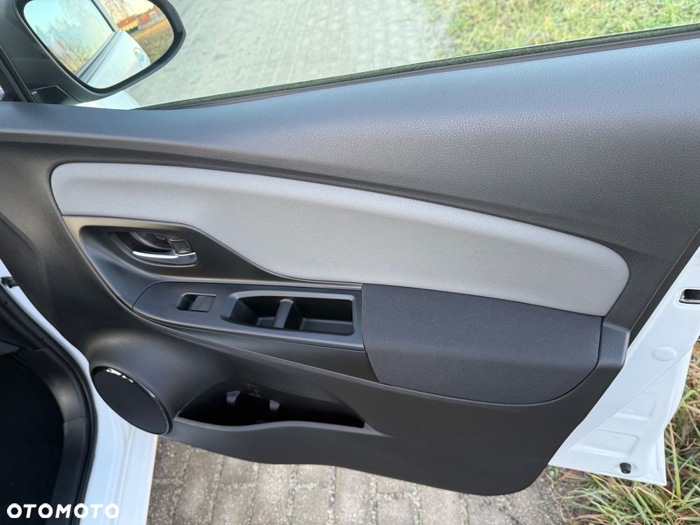 Toyota Yaris 1.0 Premium - 11