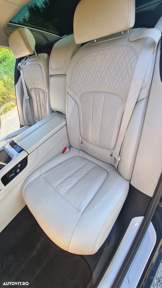 BMW Seria 7 740d xDrive - 14