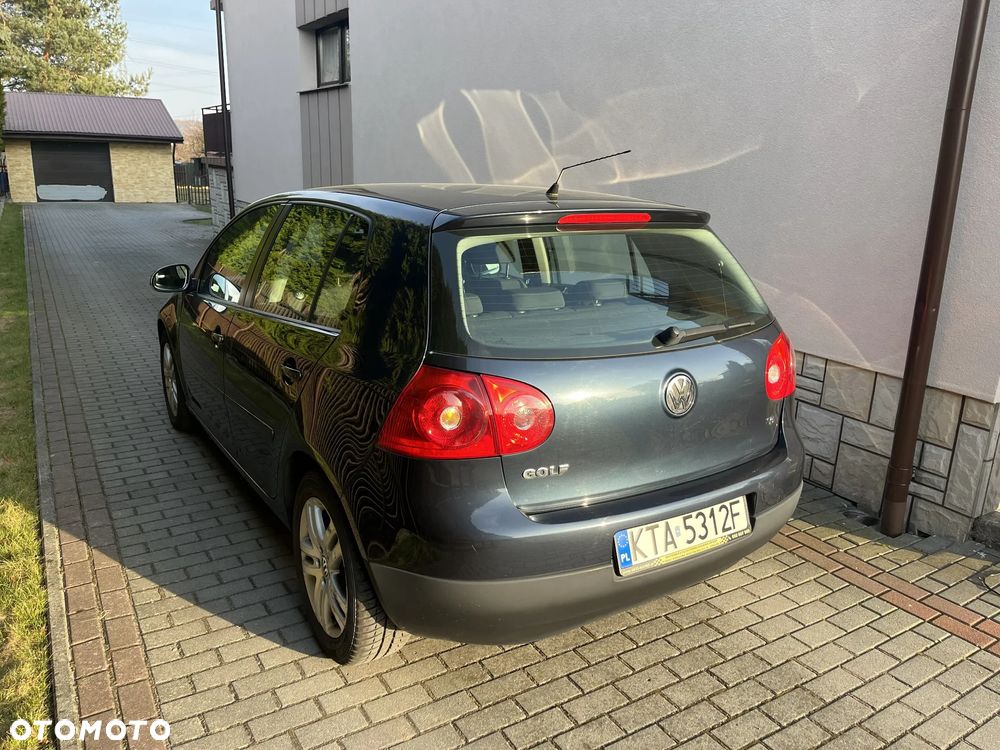 Volkswagen Golf 1.6 Highline - 1