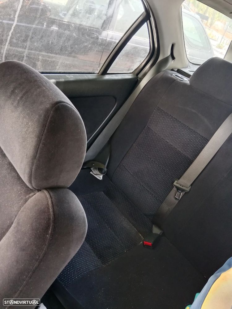 Honda Civic 1.6 LS - 6