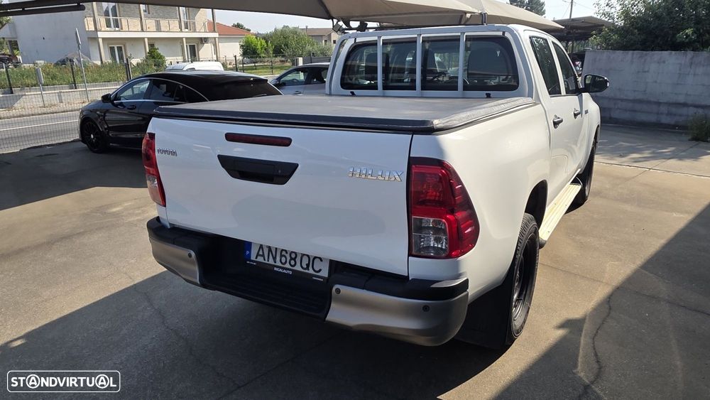 Toyota Hilux 2.4 D-4D 4WD CD CM - 5