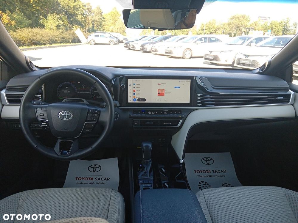 Toyota Camry - 11