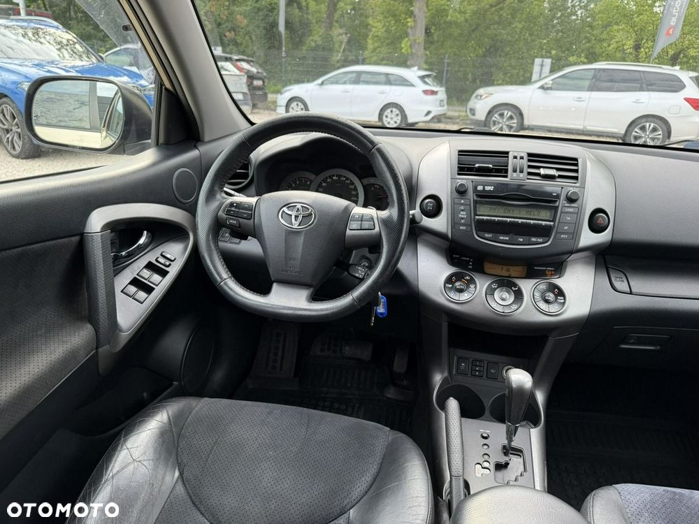 Toyota RAV4 - 4