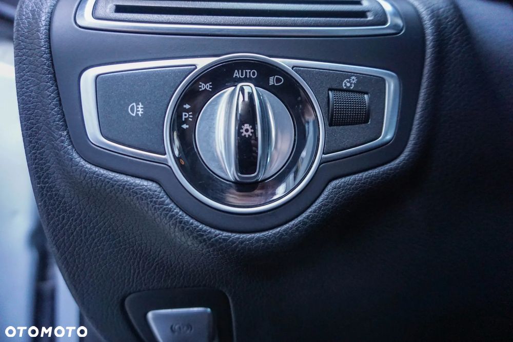 Mercedes-Benz Klasa C 180 (BlueTEC) d 7G-TRONIC AMG Line - 26