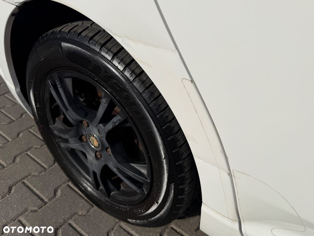 Toyota Avensis 1.8 Comfort - 36