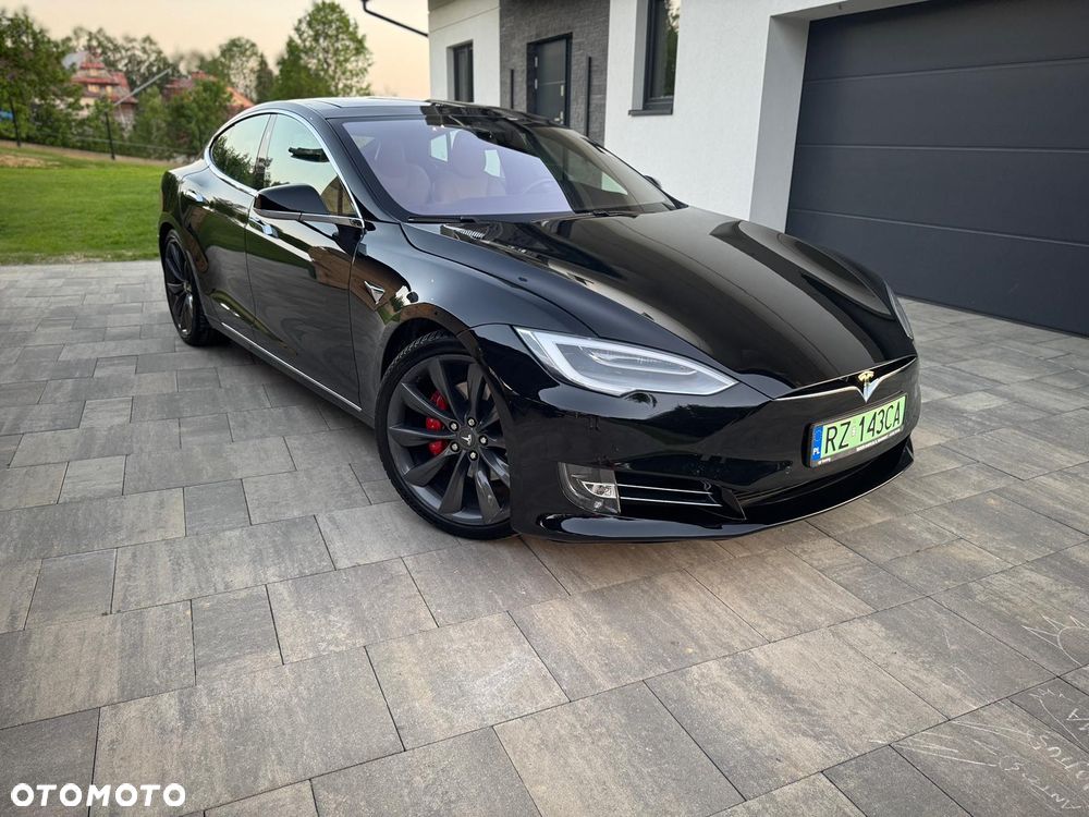 Tesla Model S - 3
