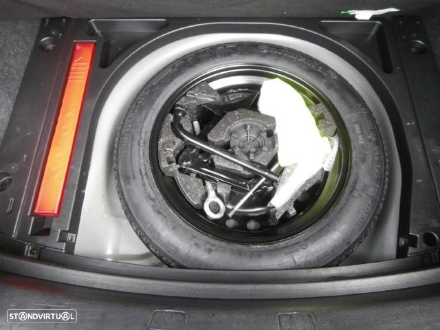 Volvo V40 2.0 D2 R-Design - 31