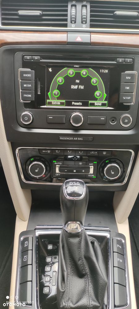 Skoda Superb 2.0 TSI Elegance DSG - 9