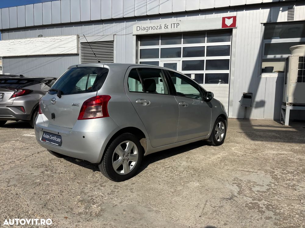 Toyota Yaris 1.3 Sol - 4